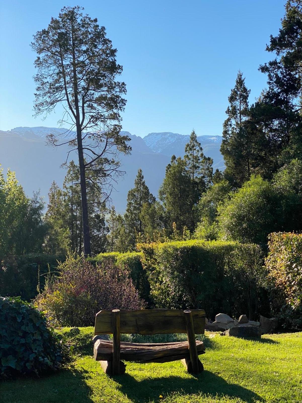 El parque abierto con la montaña al fondo