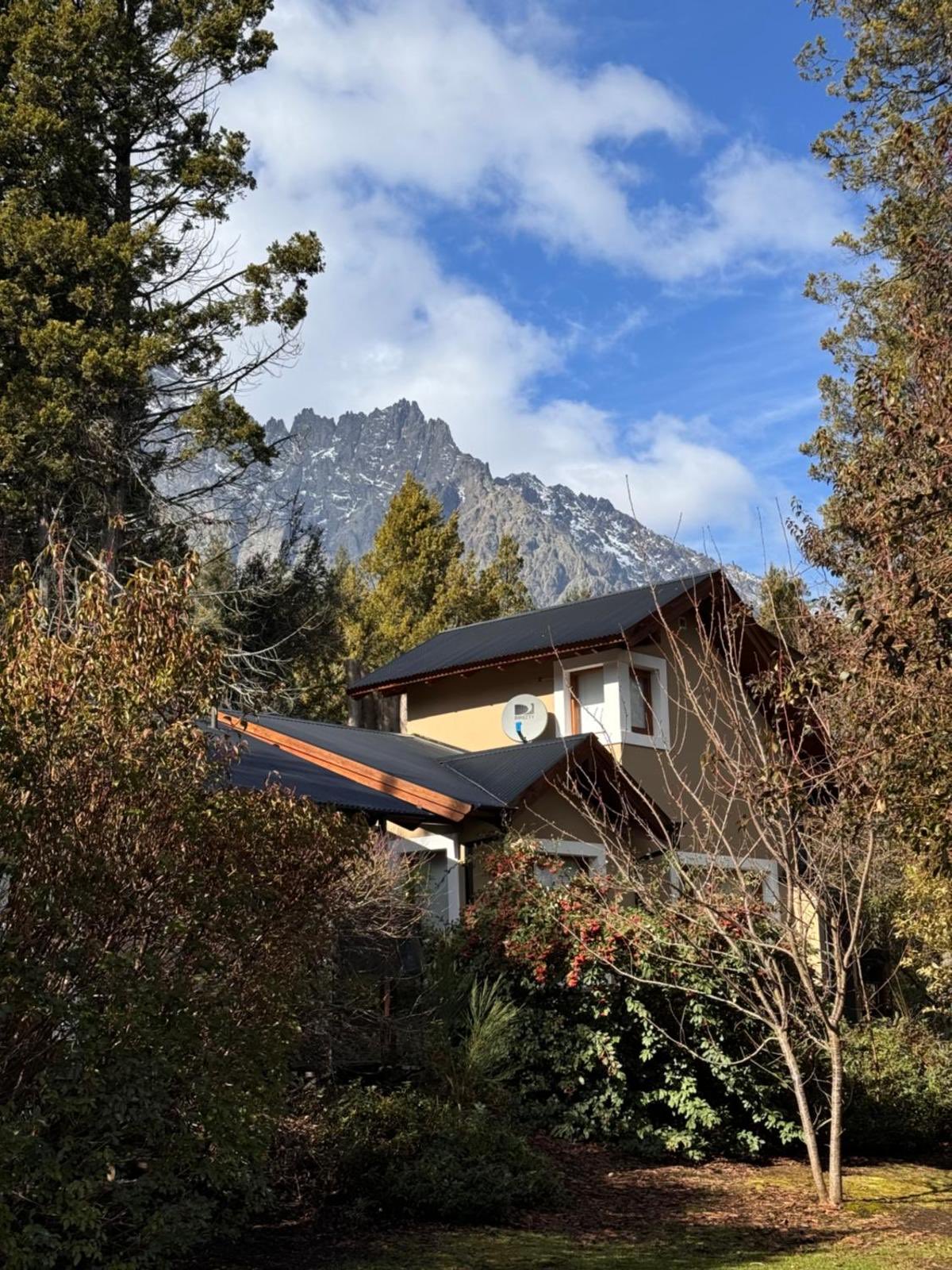 El cerro visto desde el predio