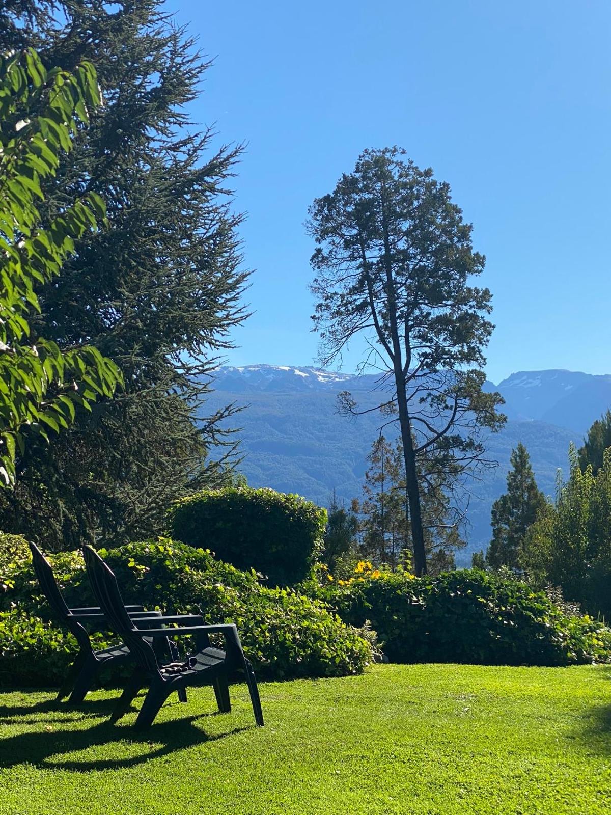 El parque con los Andes de fondo